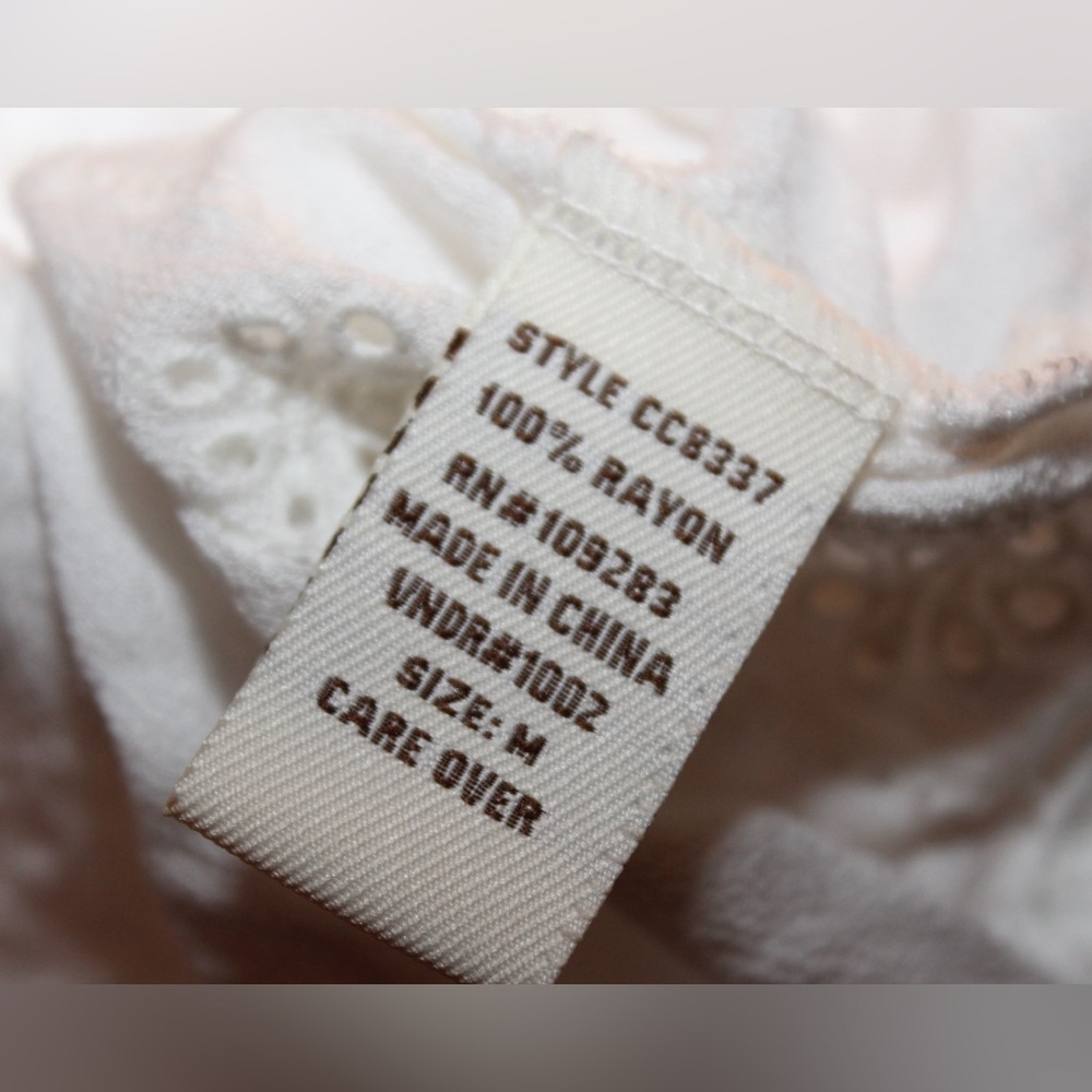 Vintage Havana Women’s White Blouse Size Medium - Picture 3 of 3